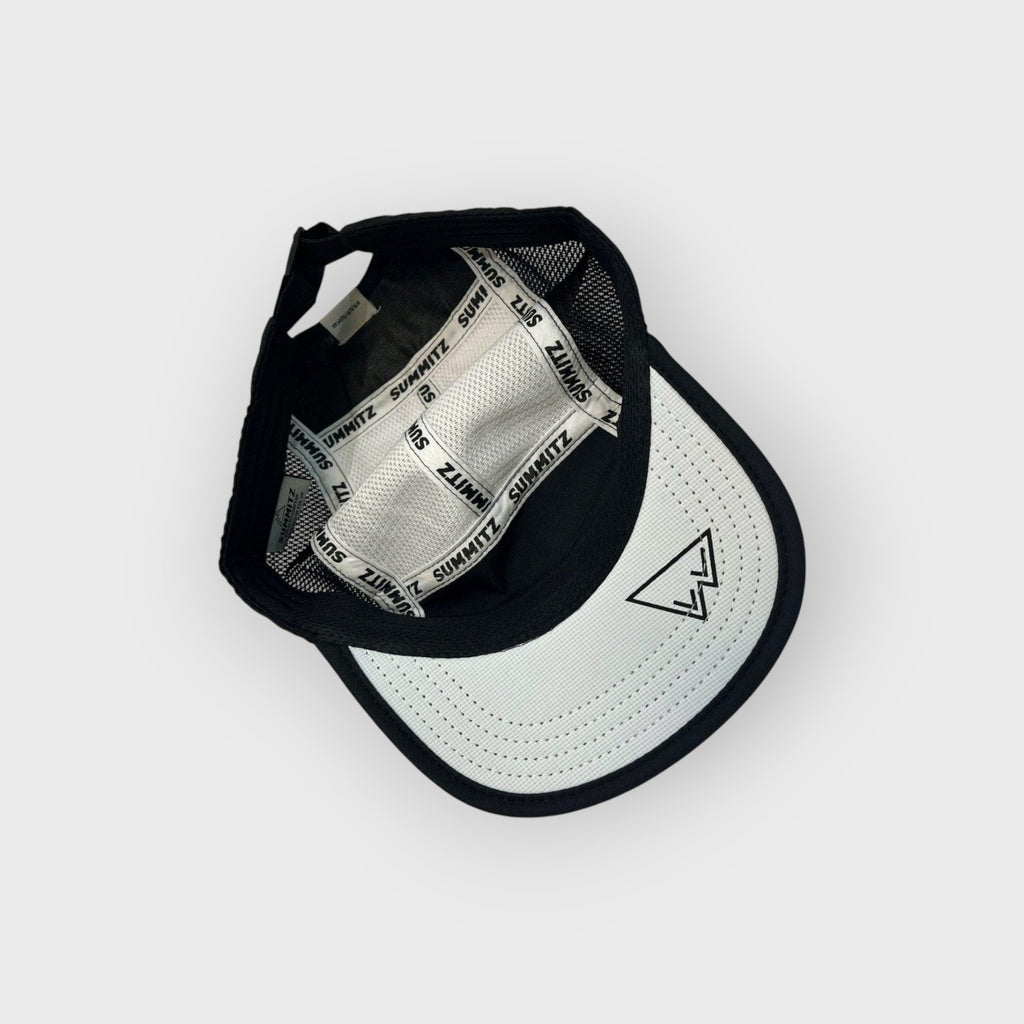 Aeris Running Cap - Black & White