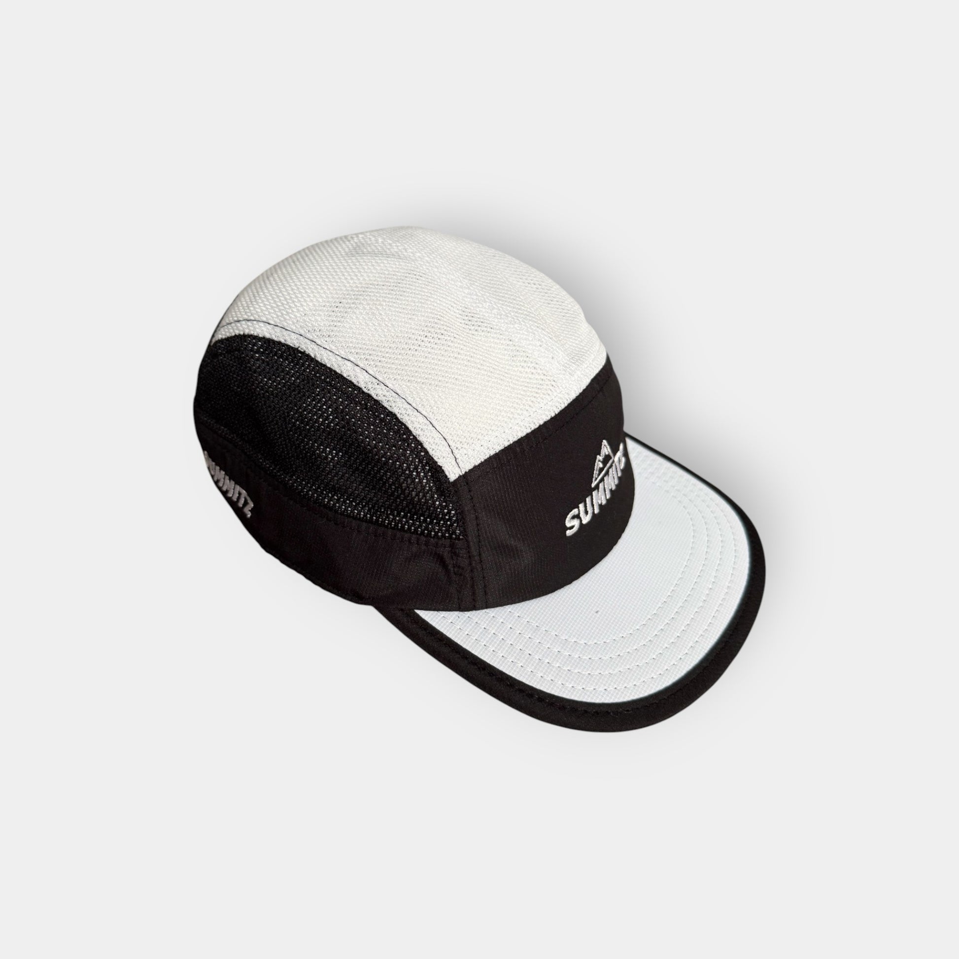 Aeris Running Cap - Black & White