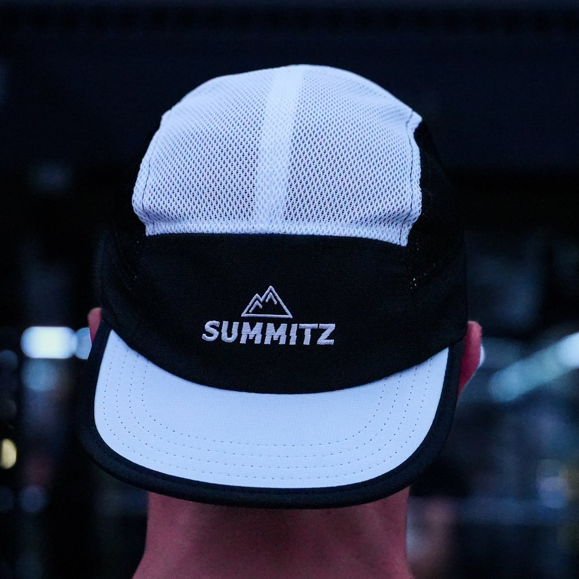 Aeris Running Cap - Black & White